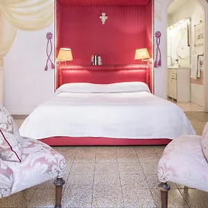 Apartment Piazza Colonna - Charme Holidays, Rome